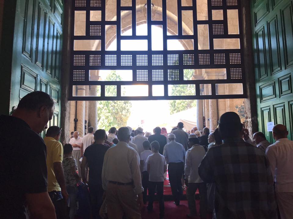 25 ألف مصل أدوا صلاة الجمعة بالمسجد الأقصى الشريف دون تحديد للأعمار